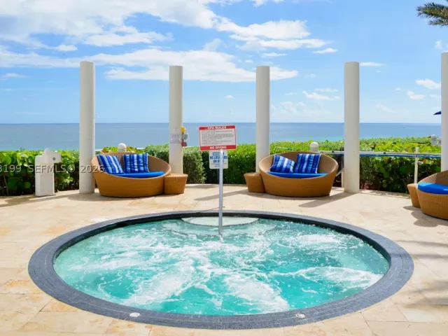 2-bedroom condo for sale in Sunny Isles Beach - 17201 Collins Ave 2209 - MondialRealty