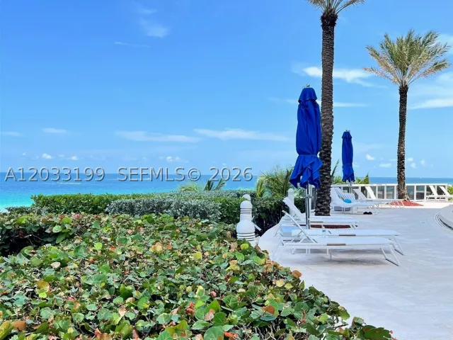 2-bedroom condo for sale in Sunny Isles Beach - 17201 Collins Ave 2209 - MondialRealty