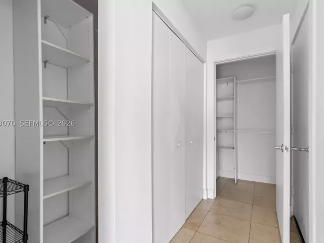 1-bedroom condo for rent in Miami - 900 Biscayne Blvd 2304 - MondialRealty