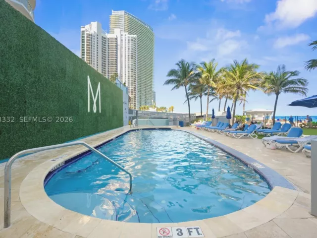 1-bedroom condo for sale in Sunny Isles Beach - 18683 Collins Ave 2503 - MondialRealty