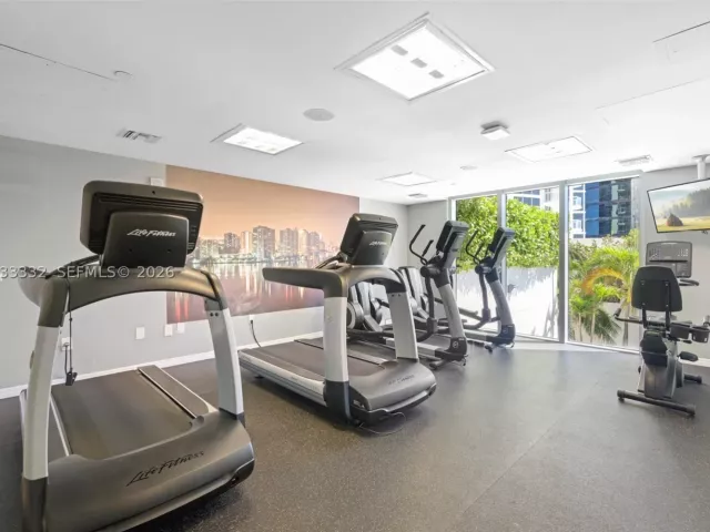 1-bedroom condo for sale in Sunny Isles Beach - 18683 Collins Ave 2503 - MondialRealty