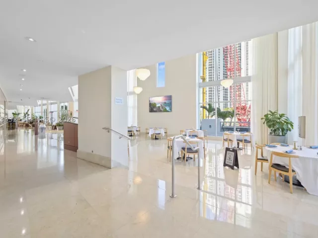 1-bedroom condo for sale in Sunny Isles Beach - 18683 Collins Ave 2503 - MondialRealty