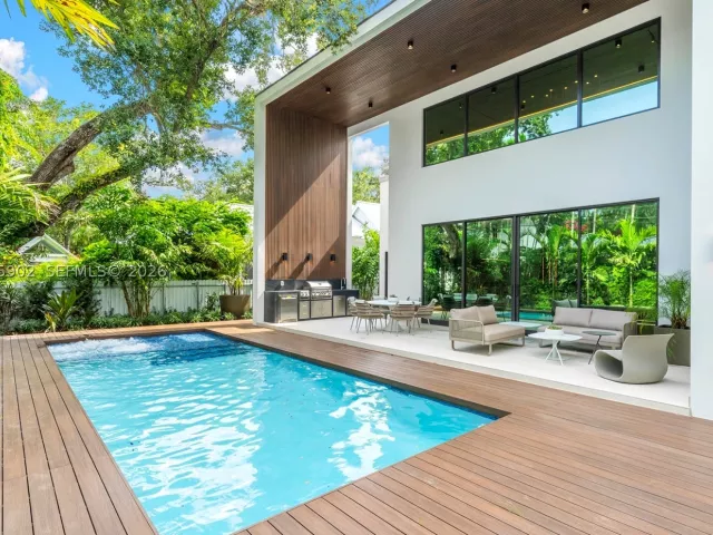 6-bedroom home for sale in Miami - 7895 SW 52nd Ct - MondialRealty