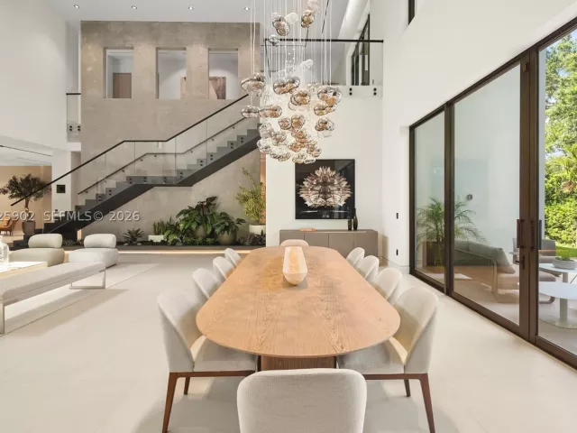 6-bedroom home for sale in Miami - 7895 SW 52nd Ct - MondialRealty