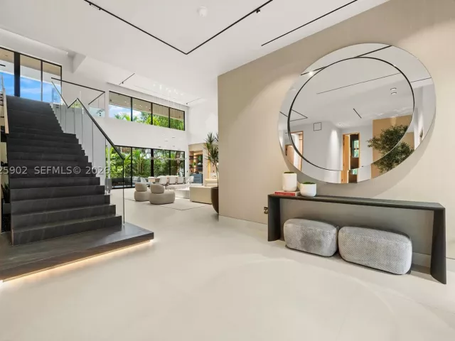 6-bedroom home for sale in Miami - 7895 SW 52nd Ct - MondialRealty