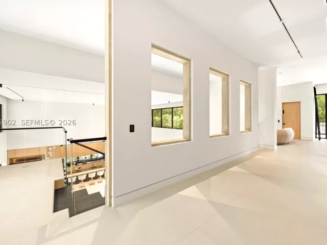 6-bedroom home for sale in Miami - 7895 SW 52nd Ct - MondialRealty