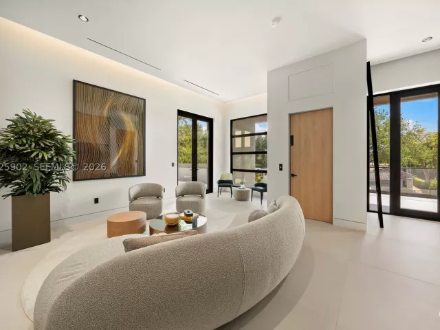 6-bedroom home for sale in Miami - 7895 SW 52nd Ct - MondialRealty