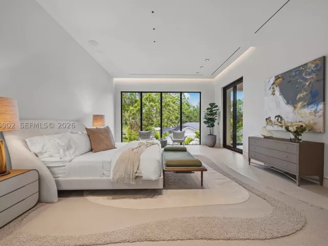 6-bedroom home for sale in Miami - 7895 SW 52nd Ct - MondialRealty