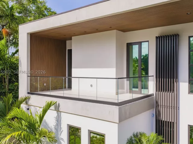 6-bedroom home for sale in Miami - 7895 SW 52nd Ct - MondialRealty