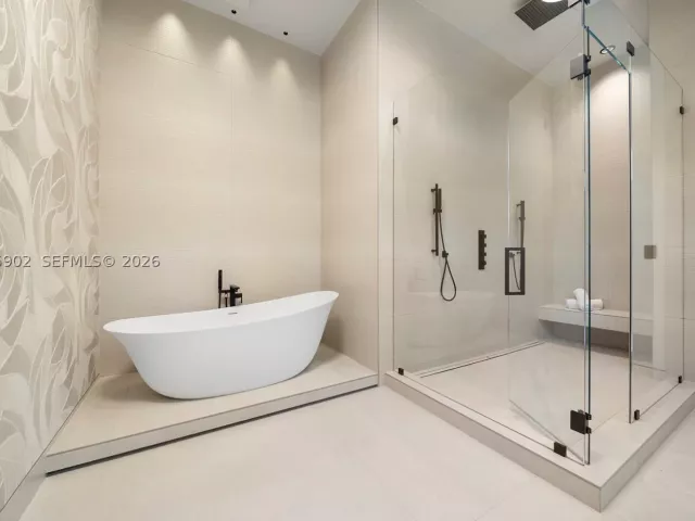 6-bedroom home for sale in Miami - 7895 SW 52nd Ct - MondialRealty