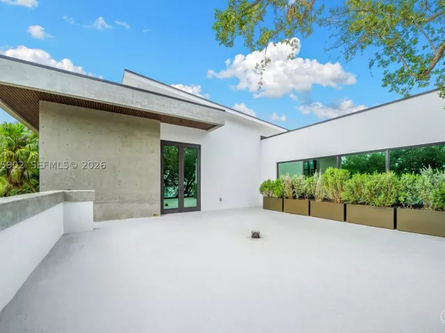 6-bedroom home for sale in Miami - 7895 SW 52nd Ct - MondialRealty