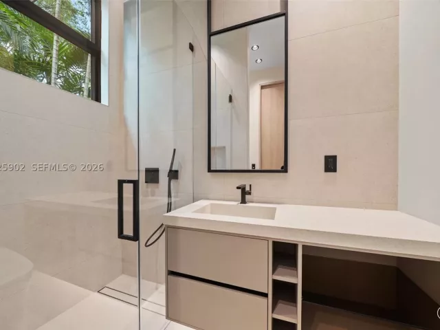 6-bedroom home for sale in Miami - 7895 SW 52nd Ct - MondialRealty