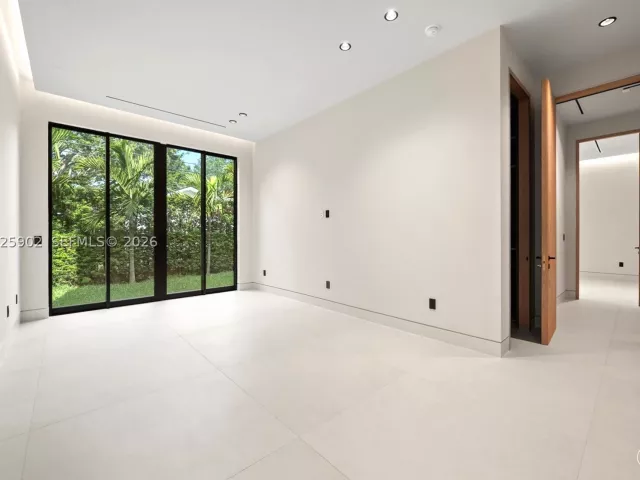 6-bedroom home for sale in Miami - 7895 SW 52nd Ct - MondialRealty