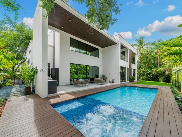 6-bedroom home for sale in Miami - 7895 SW 52nd Ct - MondialRealty
