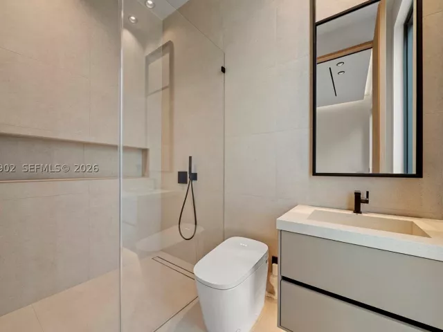 6-bedroom home for sale in Miami - 7895 SW 52nd Ct - MondialRealty