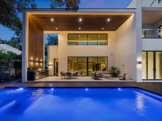 6-bedroom home for sale in Miami - 7895 SW 52nd Ct - MondialRealty