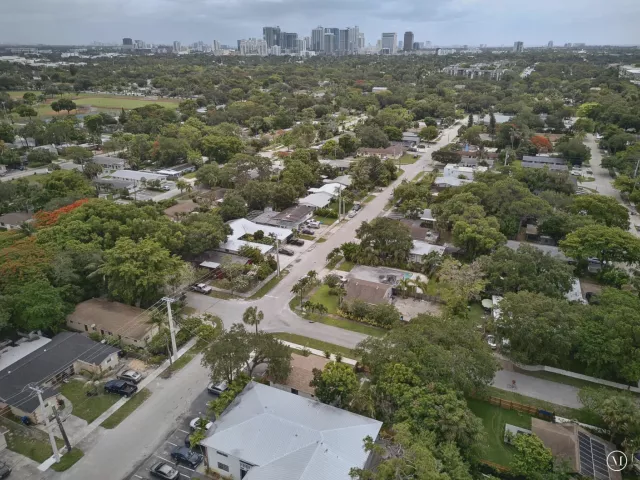 3-bedroom home for sale in Fort Lauderdale - 1101 SW 19th Avenue - MondialRealty