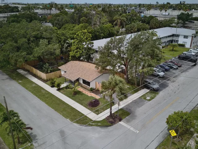 3-bedroom home for sale in Fort Lauderdale - 1101 SW 19th Avenue - MondialRealty