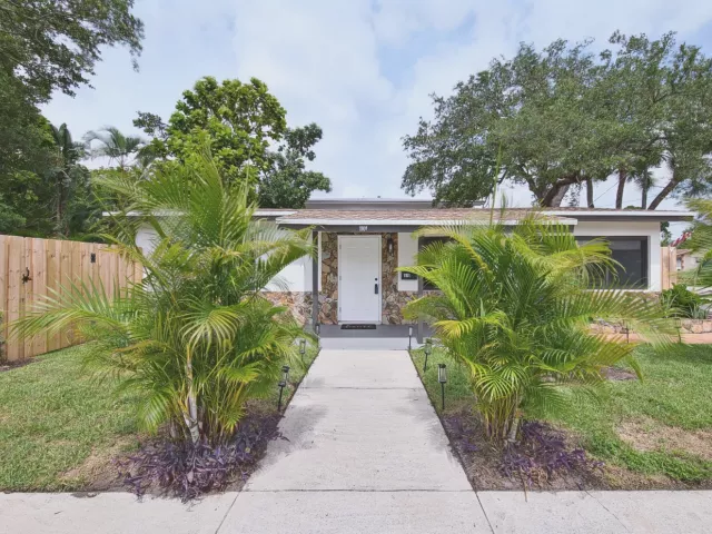 3-bedroom home for sale in Fort Lauderdale - 1101 SW 19th Avenue - MondialRealty