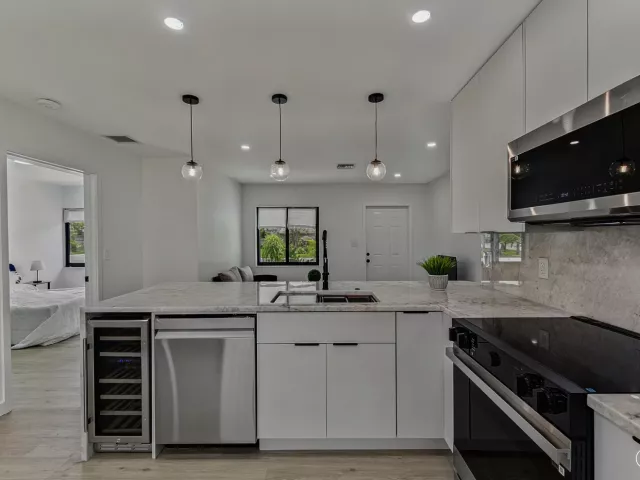 3-bedroom home for sale in Fort Lauderdale - 1101 SW 19th Avenue - MondialRealty