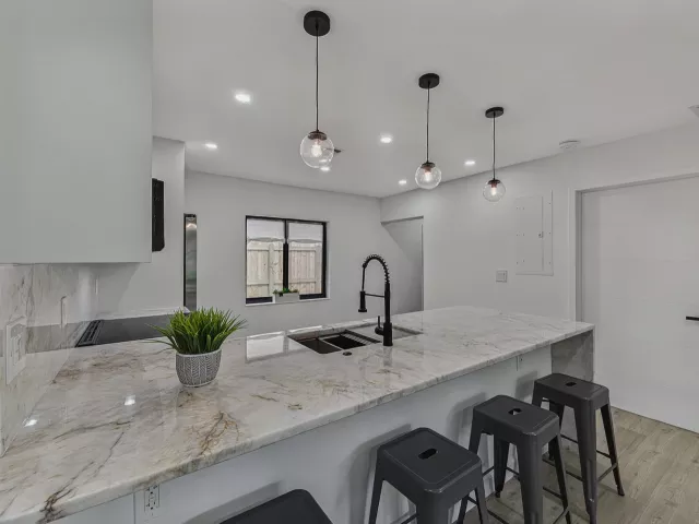 3-bedroom home for sale in Fort Lauderdale - 1101 SW 19th Avenue - MondialRealty