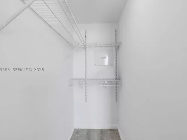 1-bedroom condo for sale in Miami - 50 Biscayne Blvd 4307 - MondialRealty