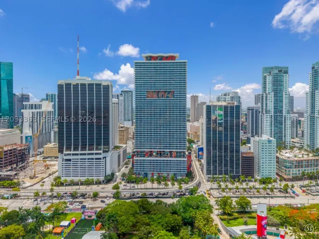 1-bedroom condo for sale in Miami - 50 Biscayne Blvd 4307 - MondialRealty