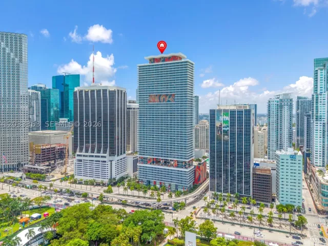 1-bedroom condo for sale in Miami - 50 Biscayne Blvd 4307 - MondialRealty