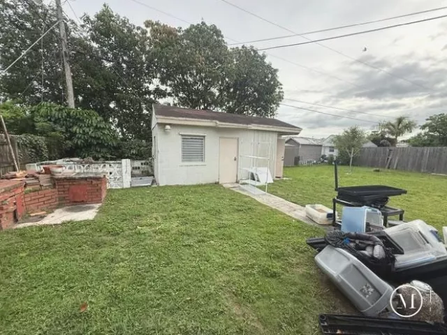 3-bedroom home for sale in Miami - 11615 SW 141st Street - MondialRealty