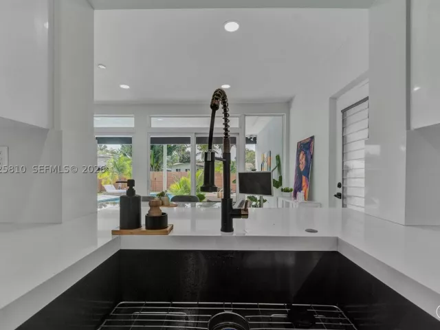 3-bedroom home for sale in Hollywood - 1446 Scott St - MondialRealty