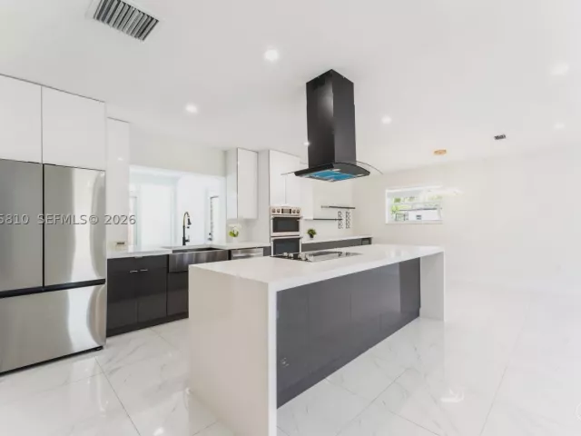 3-bedroom home for sale in Hollywood - 1446 Scott St - MondialRealty