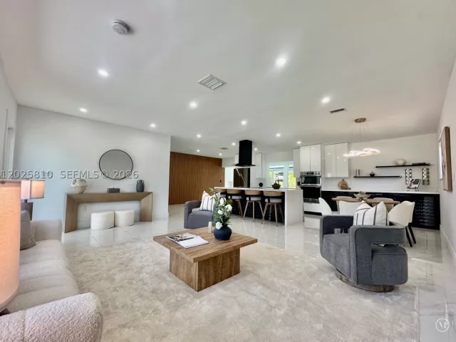3-bedroom home for sale in Hollywood - 1446 Scott St - MondialRealty