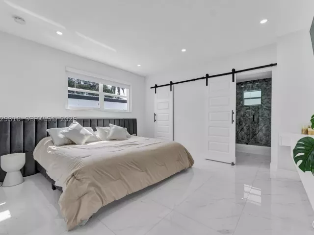 3-bedroom home for sale in Hollywood - 1446 Scott St - MondialRealty