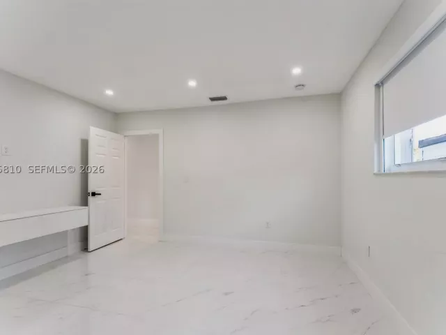 3-bedroom home for sale in Hollywood - 1446 Scott St - MondialRealty