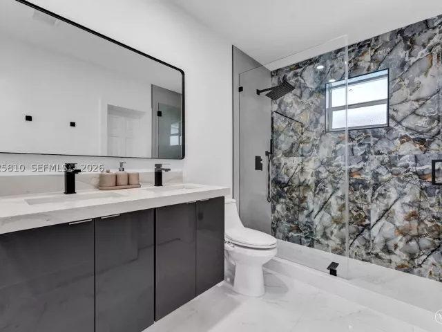 3-bedroom home for sale in Hollywood - 1446 Scott St - MondialRealty