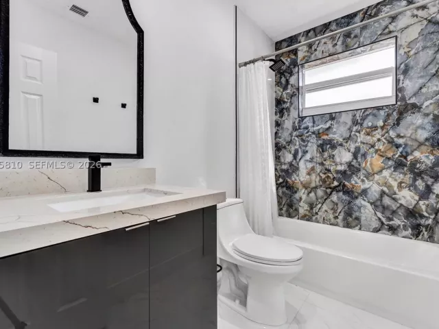 3-bedroom home for sale in Hollywood - 1446 Scott St - MondialRealty