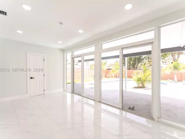 3-bedroom home for sale in Hollywood - 1446 Scott St - MondialRealty