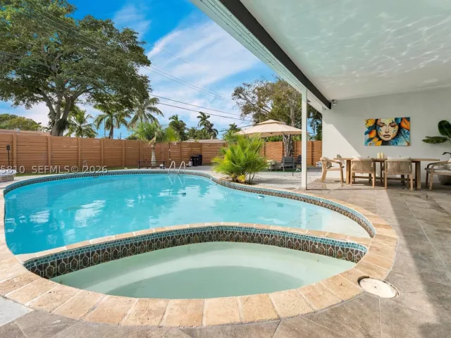 3-bedroom home for sale in Hollywood - 1446 Scott St - MondialRealty