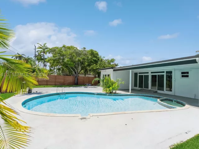 3-bedroom home for sale in Hollywood - 1446 Scott St - MondialRealty