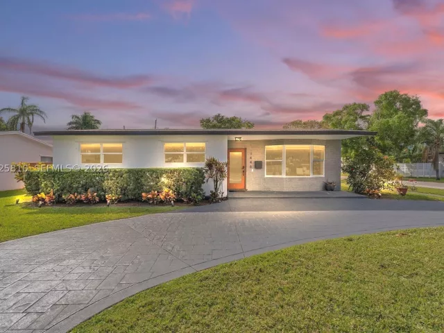 3-bedroom home for sale in Hollywood - 1446 Scott St - MondialRealty