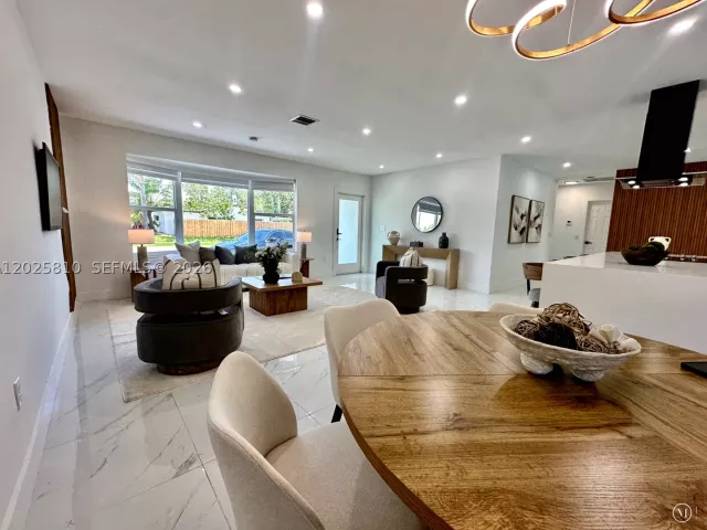 3-bedroom home for sale in Hollywood - 1446 Scott St - MondialRealty