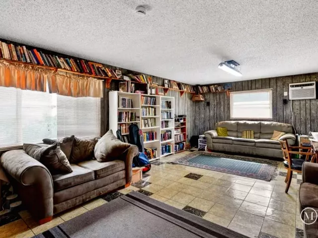 3-bedroom home for sale in Delray Beach - 4639 Franwood Drive - MondialRealty