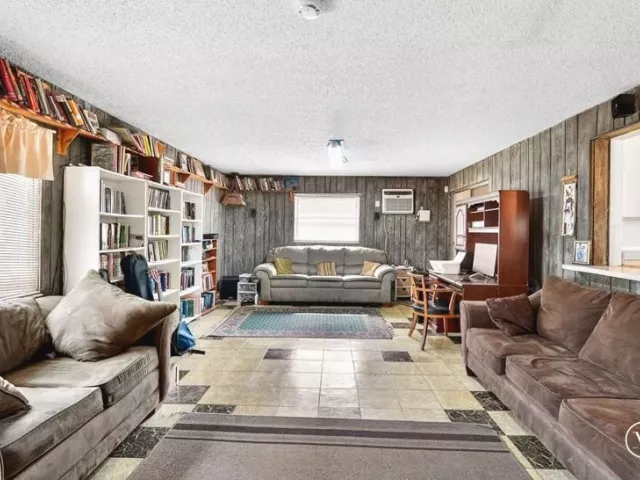 3-bedroom home for sale in Delray Beach - 4639 Franwood Drive - MondialRealty