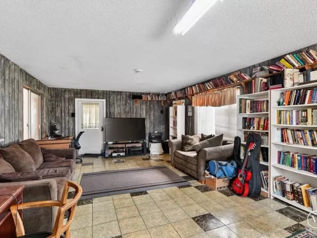 3-bedroom home for sale in Delray Beach - 4639 Franwood Drive - MondialRealty