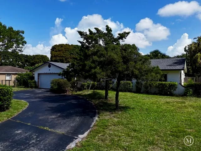 3-bedroom home for sale in Delray Beach - 4639 Franwood Drive - MondialRealty