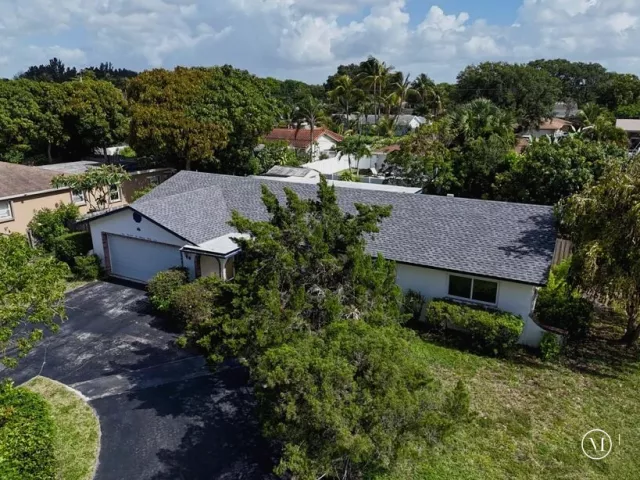 3-bedroom home for sale in Delray Beach - 4639 Franwood Drive - MondialRealty