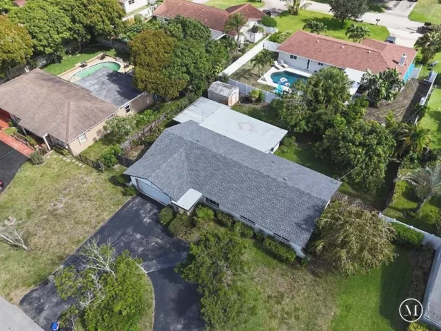 3-bedroom home for sale in Delray Beach - 4639 Franwood Drive - MondialRealty