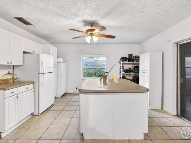3-bedroom home for sale in Delray Beach - 4639 Franwood Drive - MondialRealty
