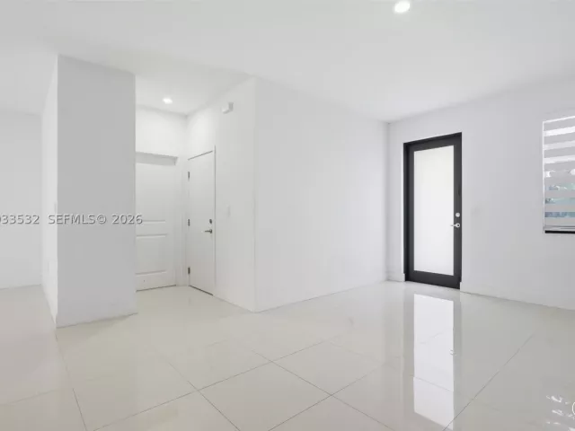 3-bedroom home for sale in Miami - 13642 SW 157th PL - MondialRealty
