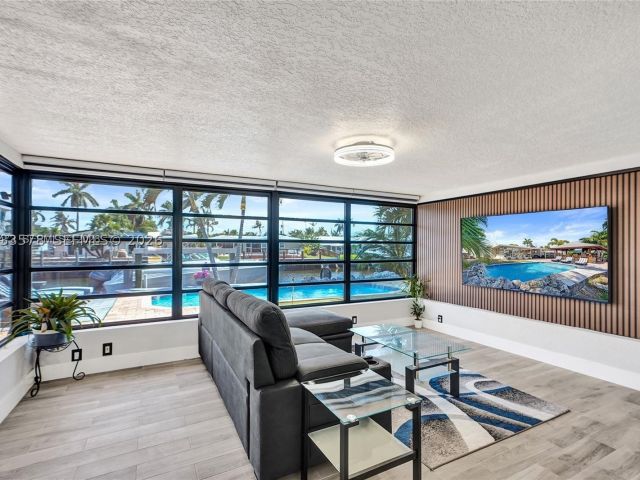 3-bedroom home for sale in Pompano Beach - 200 SE 3rd St - MondialRealty